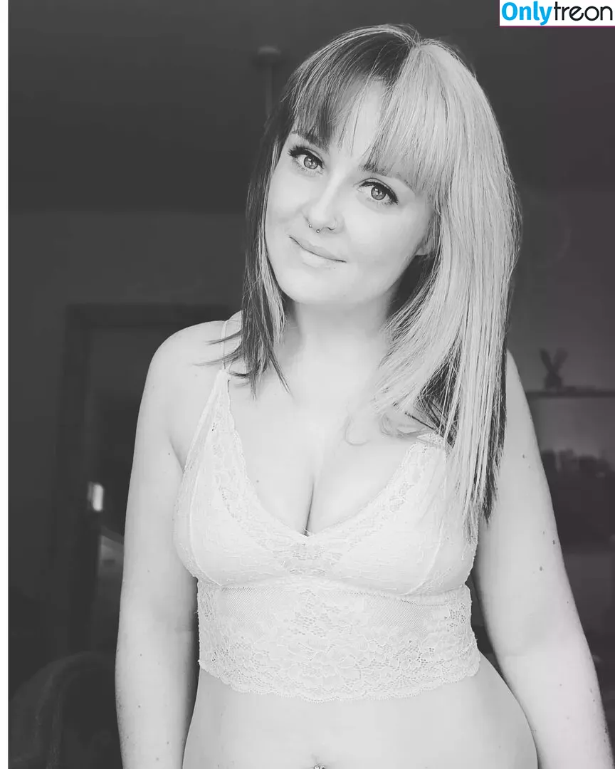 constanceflame nude photo #0011 (girlnxtdoorconnie)