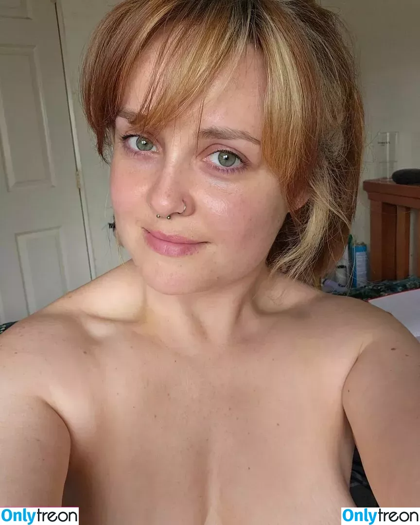constanceflame nude photo #0016 (girlnxtdoorconnie)