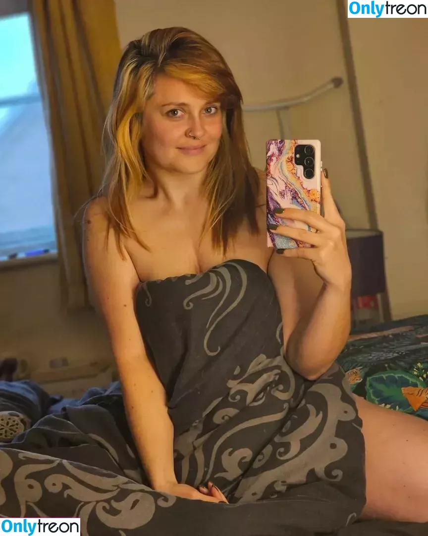 constanceflame nude photo #0019 (girlnxtdoorconnie)