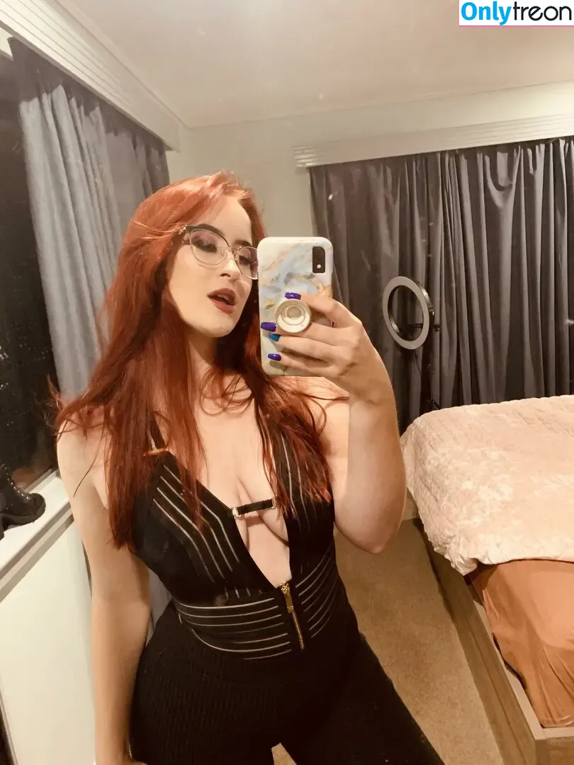Controversial Thot nude photo #0025 (steffi_turn / steffiturn)