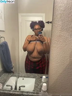 cooch.goose.premium / goosetowne nude photo #0027