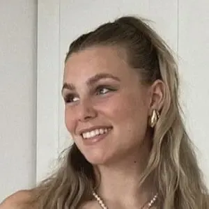 Cora Niemeyer / cora.nie nude photo #0012