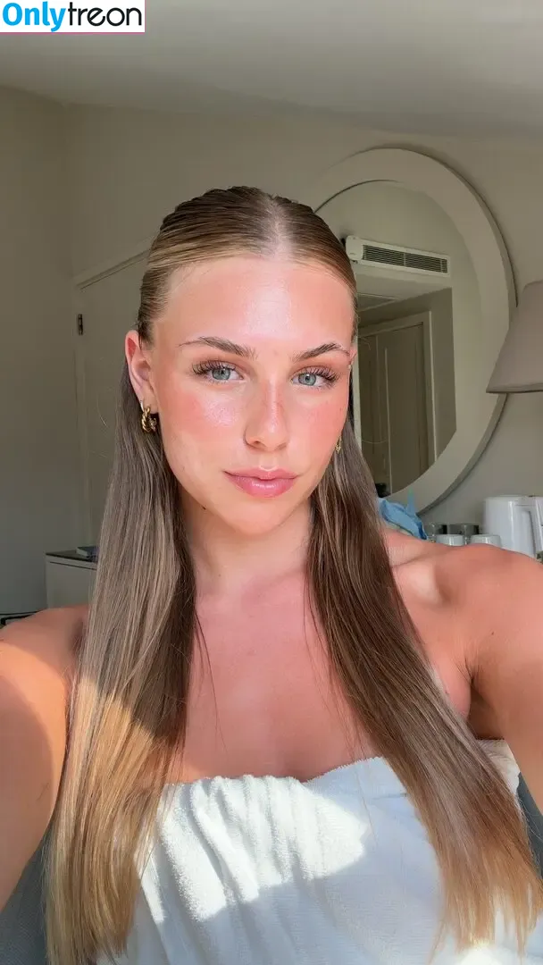 Cora Niemeyer nude photo #0057 (cora.nie)