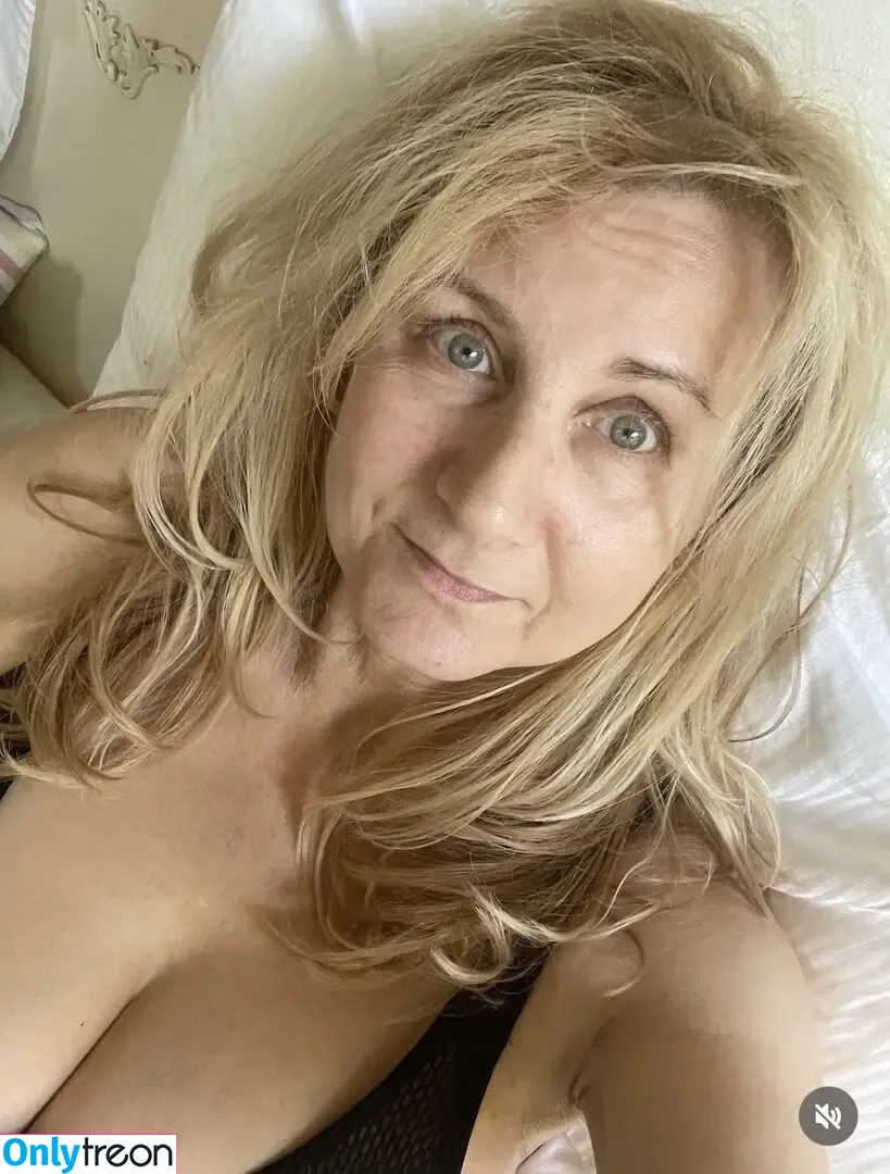 Corrinne Wicks nude photo #0138 (corrinnewicks)