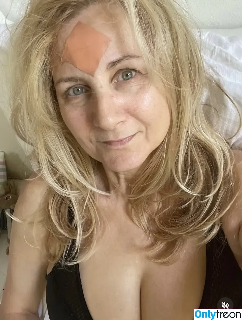 Corrinne Wicks nude photo #0139 (corrinnewicks)