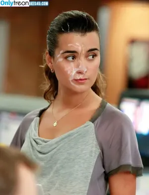 Cote De Pablo / cote.de.pablo nude photo #0032