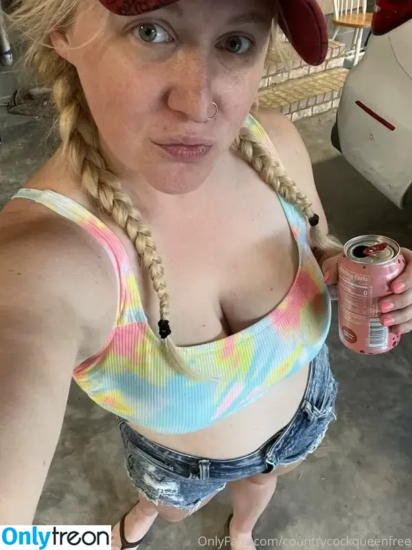 Country Cock Queen голая photo #0012 (bridget_bozeman69 / countrycockqueen)
