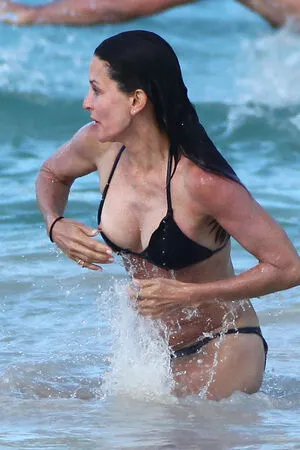 Courteney Cox / courteneycoxofficial / courtne81211028 nude photo #0006