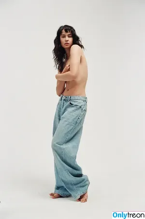 Courtney Eaton / courtneyeaton nude photo #0060