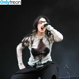Courtney LaPlante / Spiritbox Singer / courtneylaplante фото голая #0399