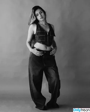 Courtney Miller / co_mill / typicalvlogs фото голая #0580