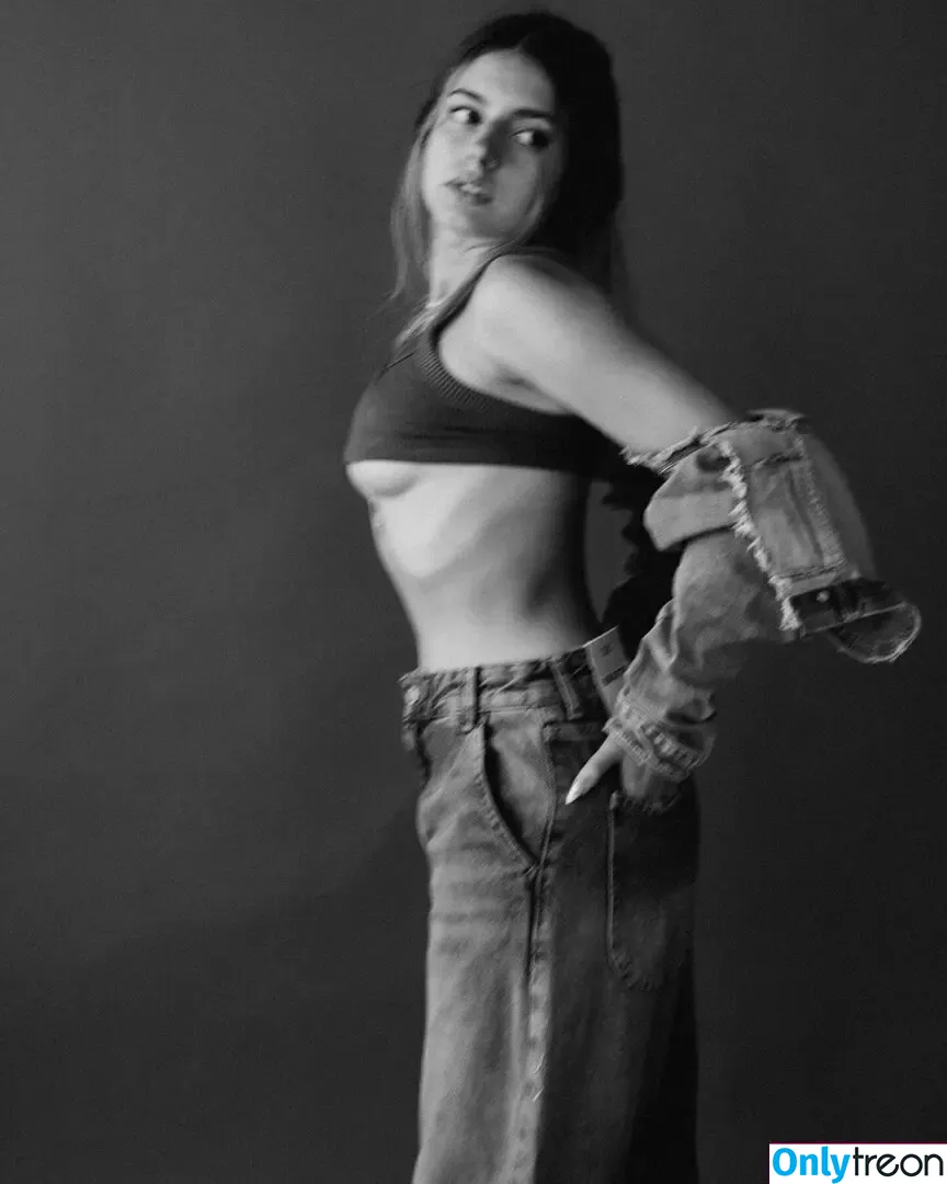 Courtney Miller голая photo #0581 (co_mill / typicalvlogs)