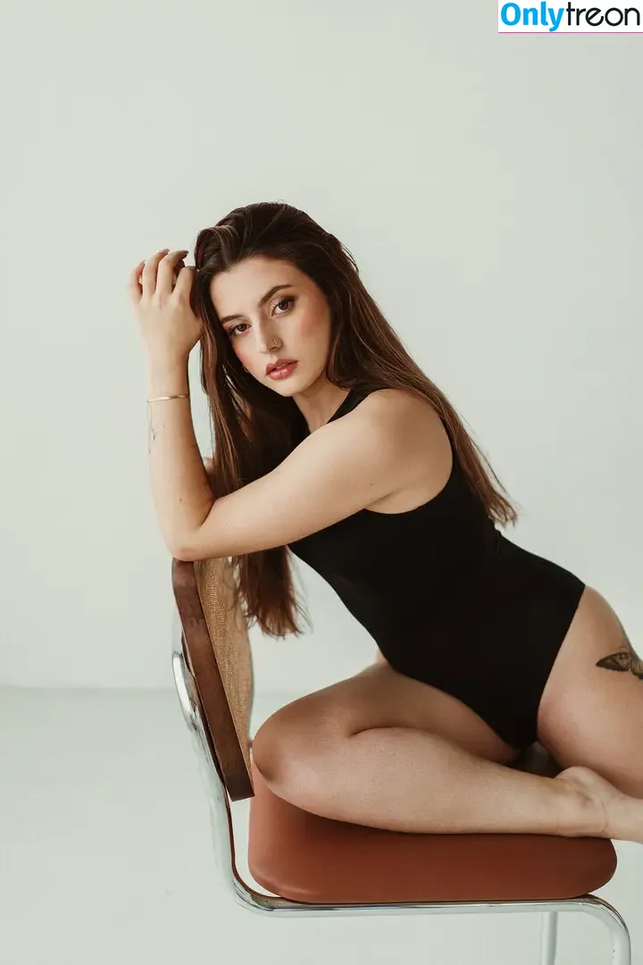Courtney Miller голая photo #0594 (co_mill / typicalvlogs)