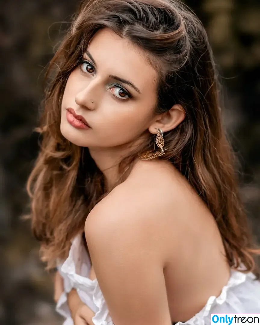 Courtney Miller голая photo #0621 (co_mill / typicalvlogs)