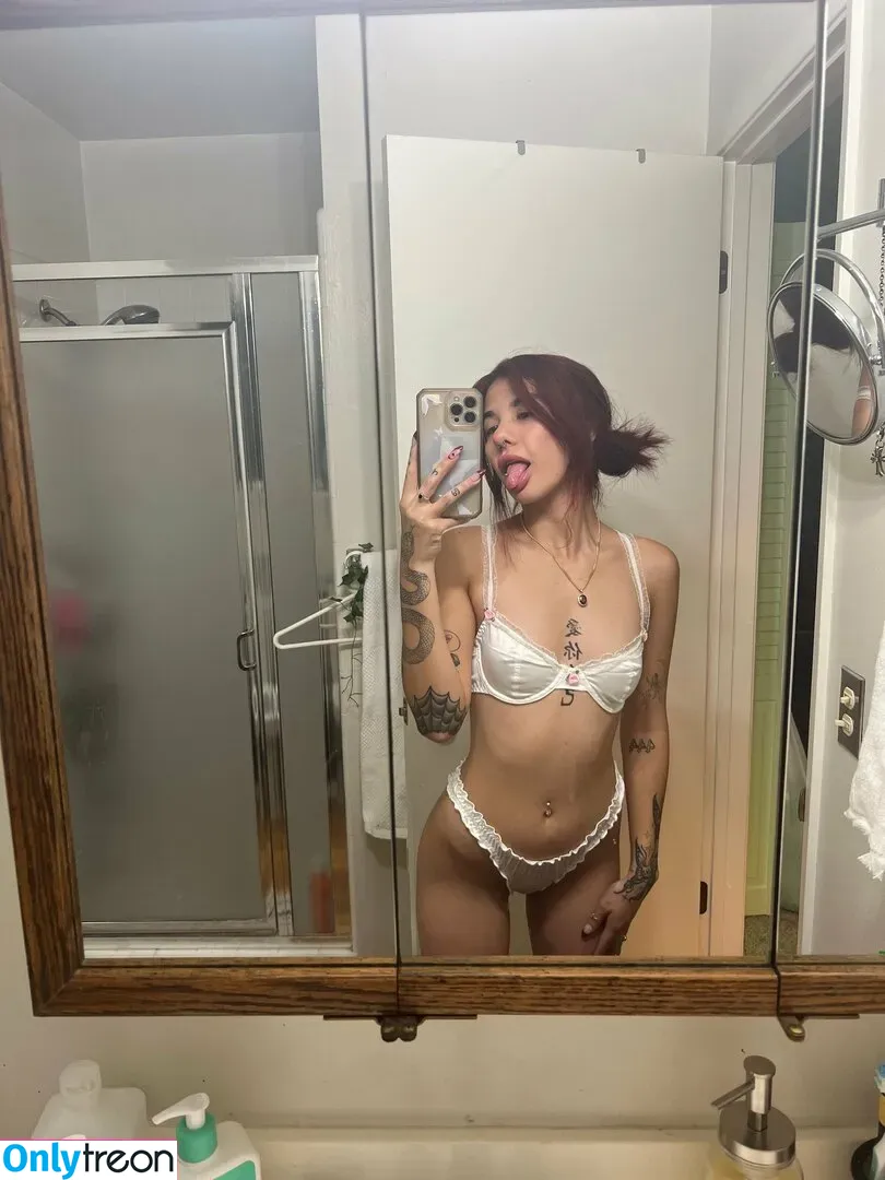 Coziebae nude photo #0107 (ccoziesugar_ / teeenybop)
