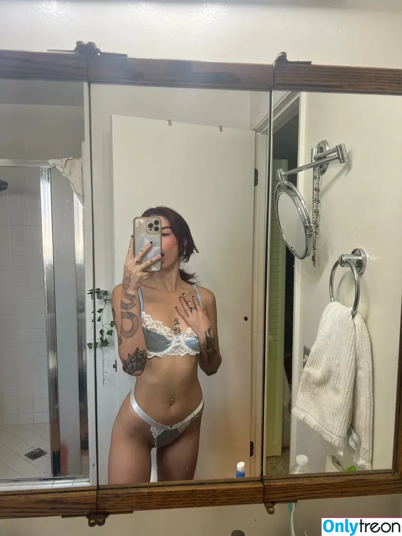 Coziebae nude photo #0118 (ccoziesugar_ / teeenybop)