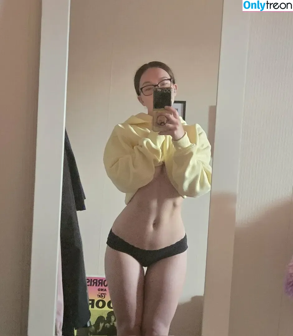 crashbandiboob nude photo #0064 (crashbandiboobs)