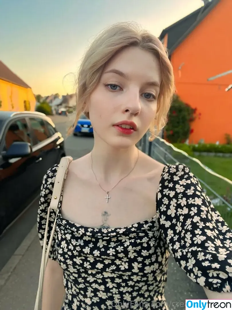 Creamymoana nude photo #0052 (creamymikan)