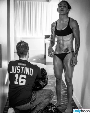 Cris Cyborg / MMA Fighter / criscyborg nude photo #0087