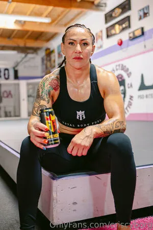 criscyborg фото голая #0002