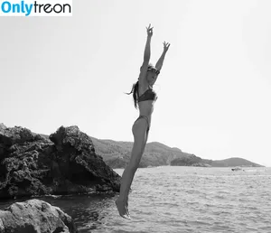 Crystal Reed / crystalmreed nude photo #0179