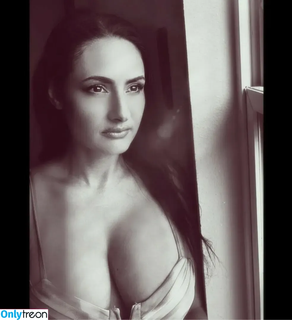 Crystal Wambles nude photo #0004 (_.crystal.wambles._)