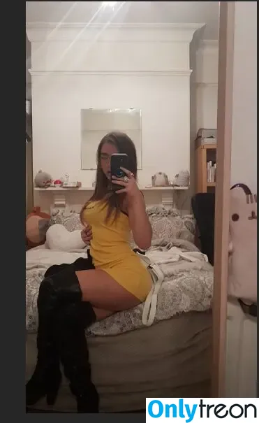 Csillabu nude photo #0003 (Csillabu)