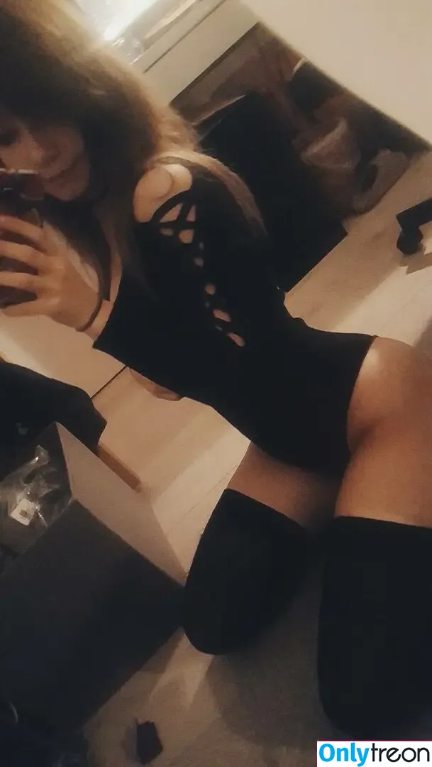 Csillabu nude photo #0010 (Csillabu)