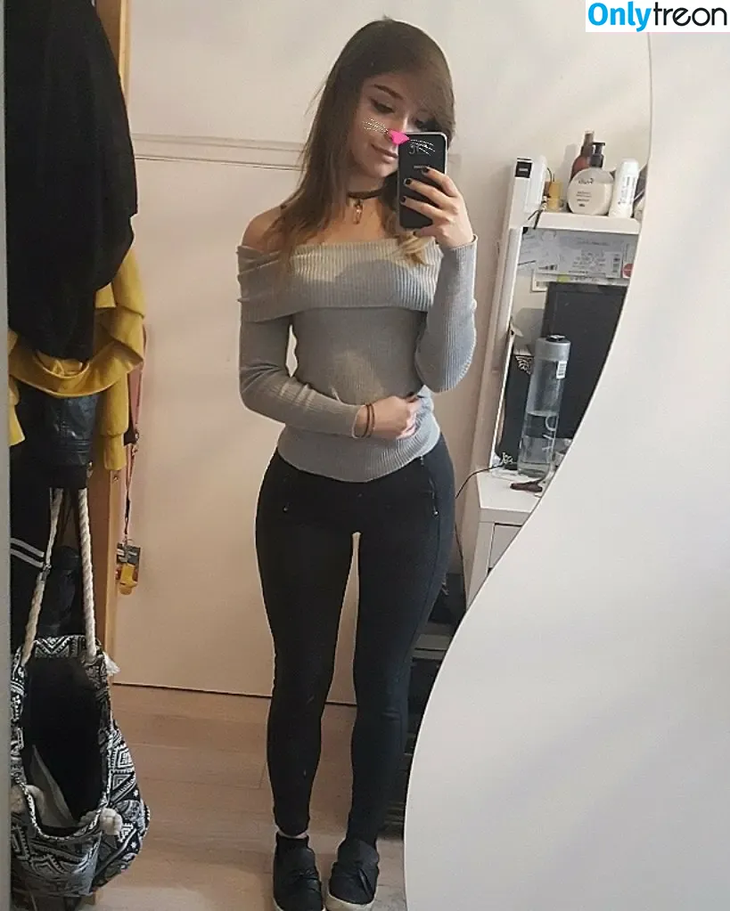 Csillabu nude photo #0035 (Csillabu)