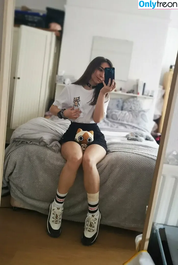 Csillabu nude photo #0038 (Csillabu)