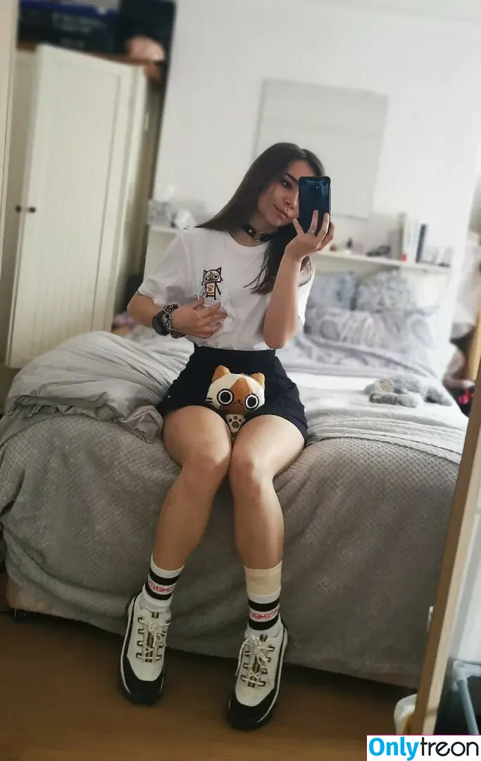Csillabu nude photo #0076 (Csillabu)
