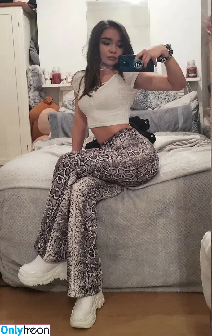 Csillabu nude photo #0079 (Csillabu)