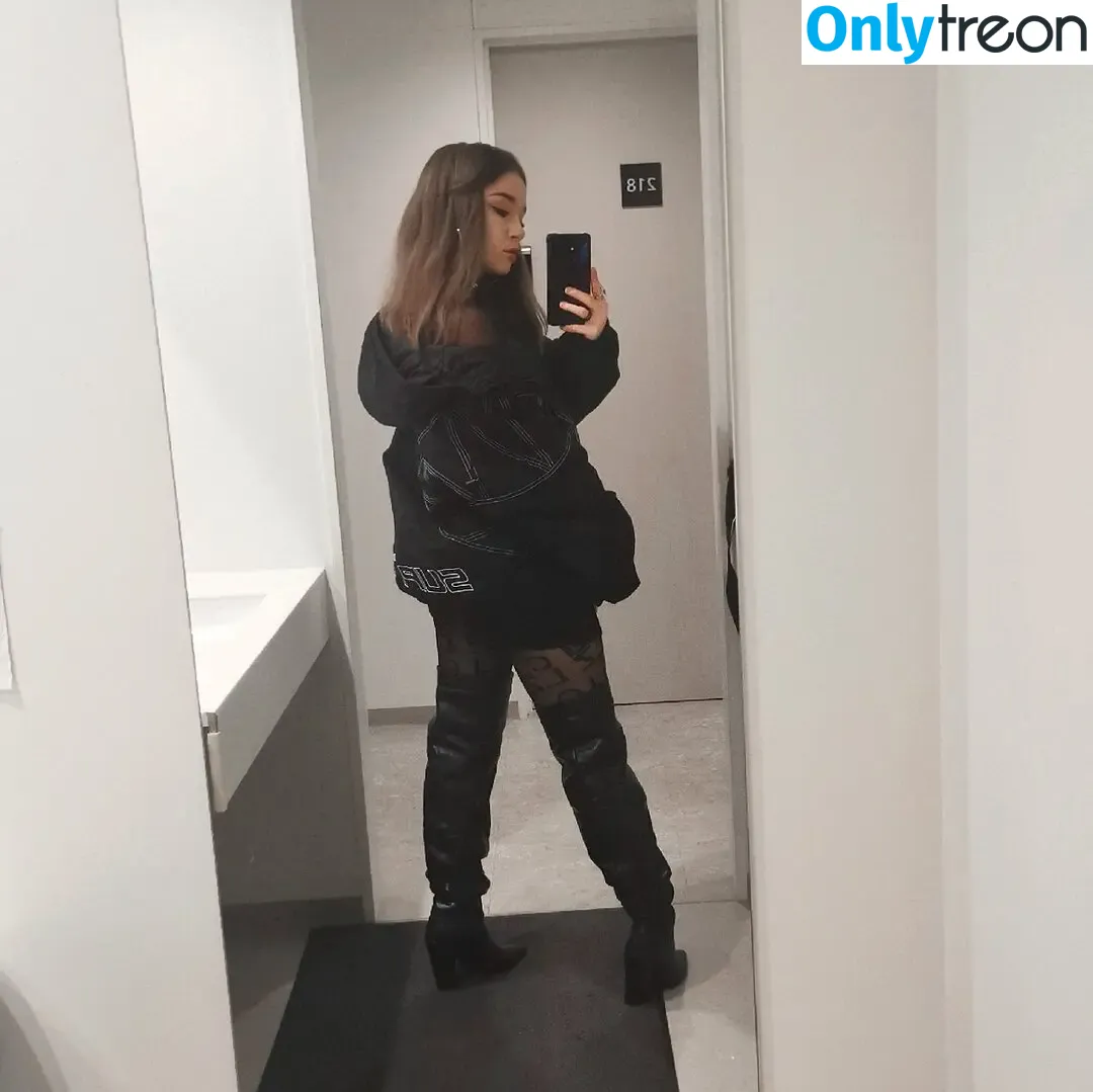 Csillabu nude photo #0107 (Csillabu)