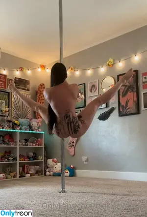 Cum SuccubusX / _succubus.art_ / blakxjayde / blakxjaydexxx nude photo #0005