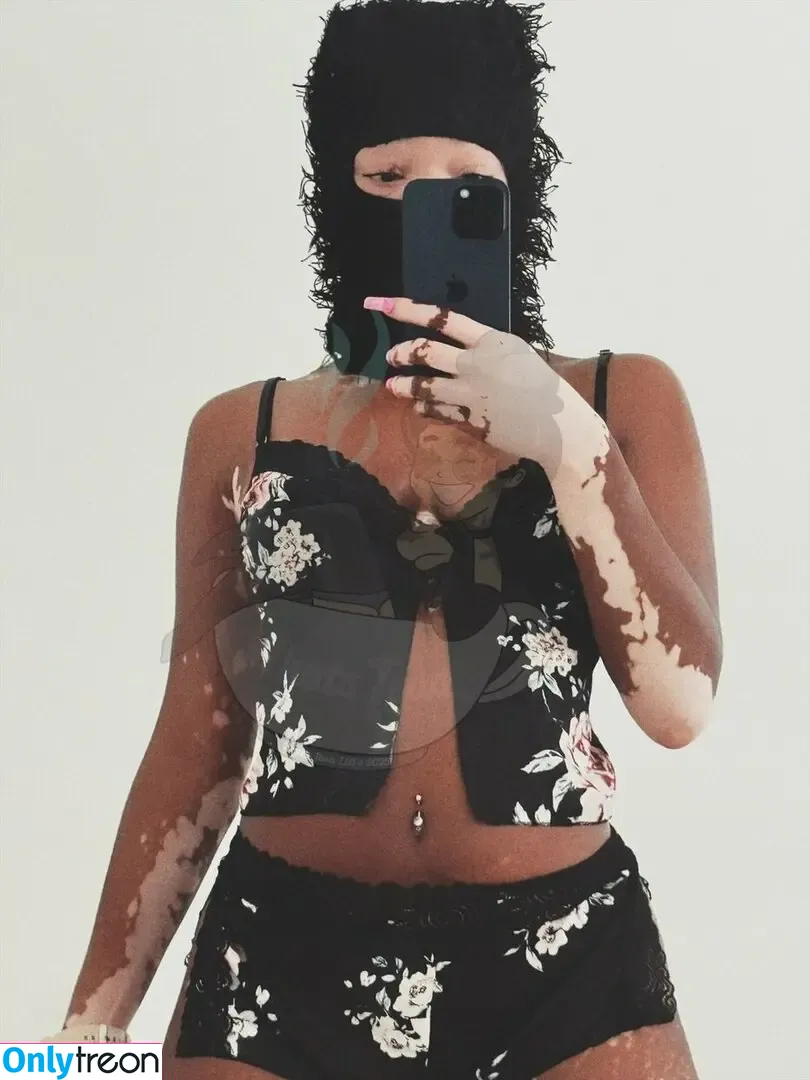 Curiousiteaaa голая photo #0003 (Traycee Teaa)