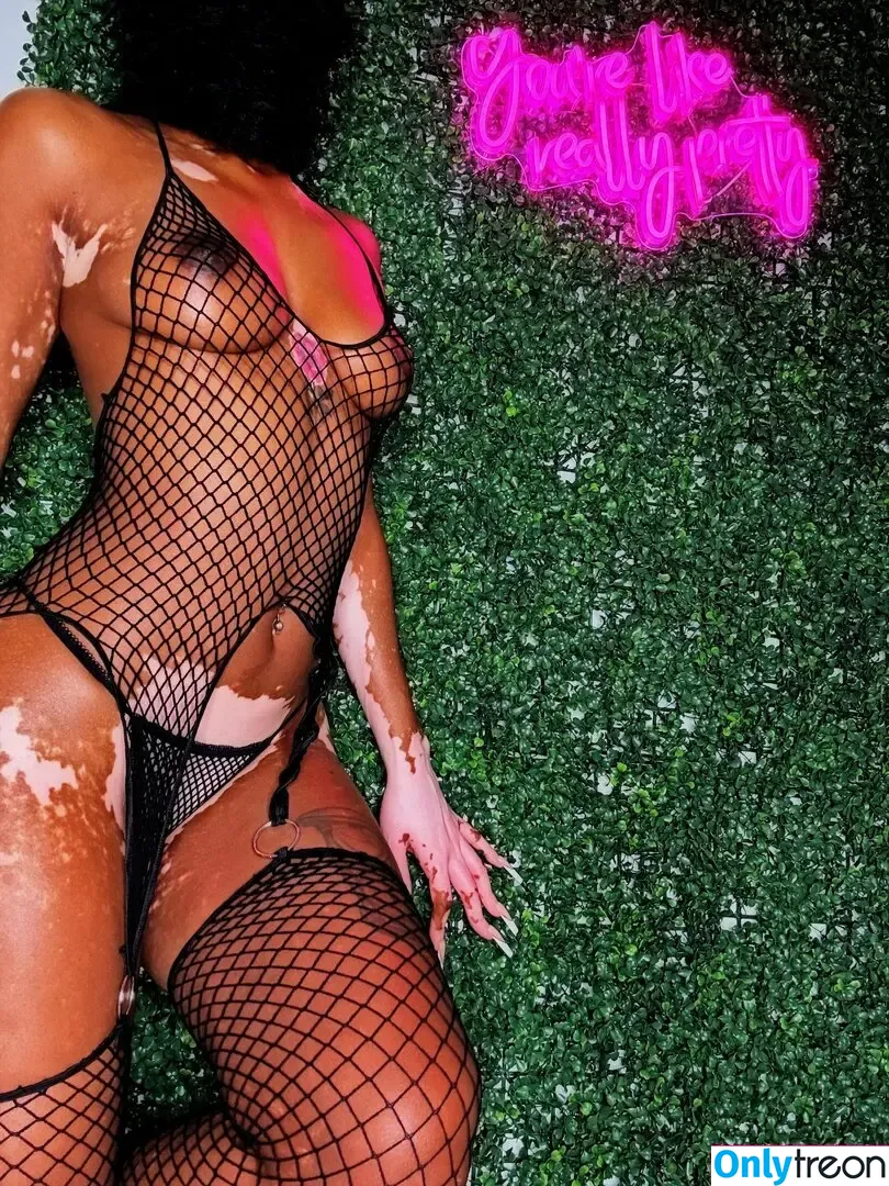Curiousiteaaa голая photo #0047 (Traycee Teaa)