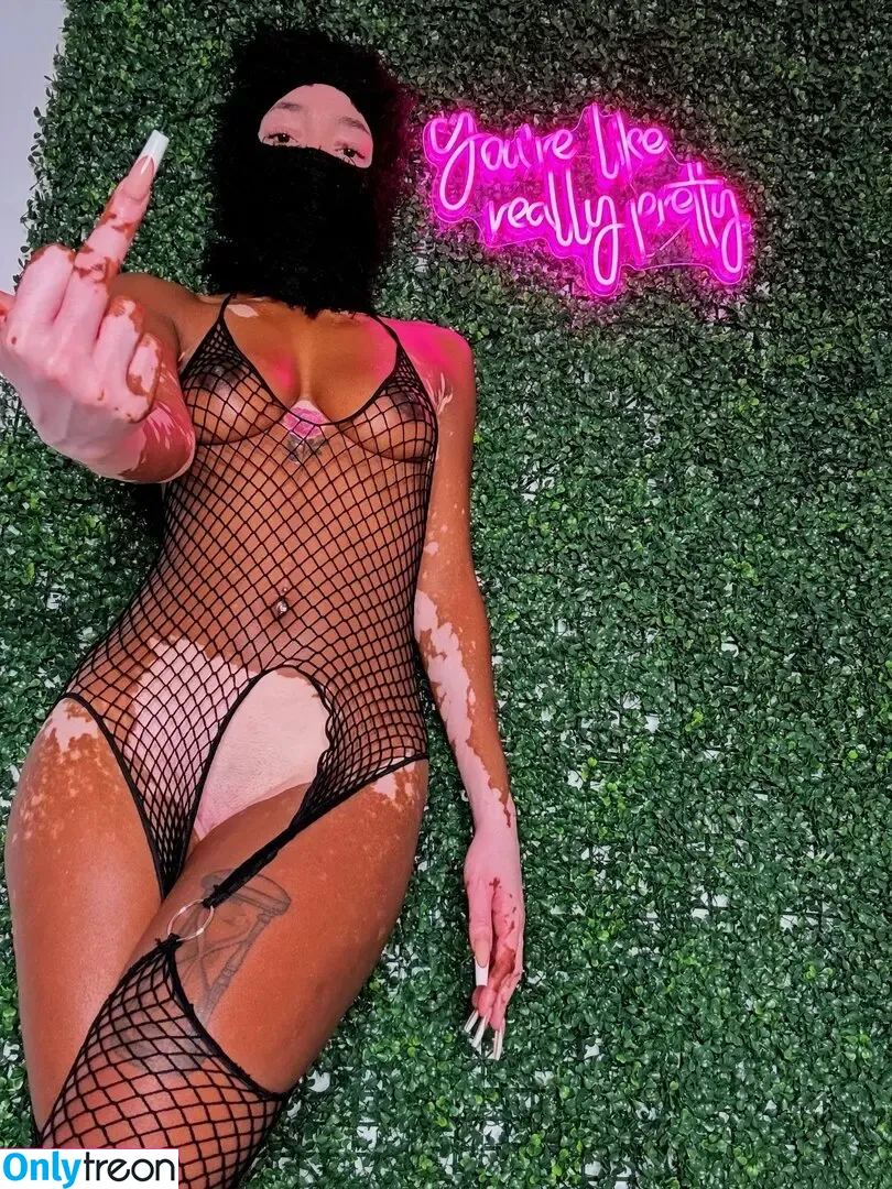 Curiousiteaaa голая photo #0048 (Traycee Teaa)