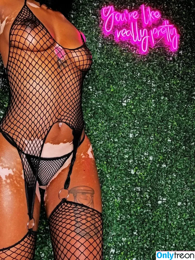 Curiousiteaaa голая photo #0049 (Traycee Teaa)