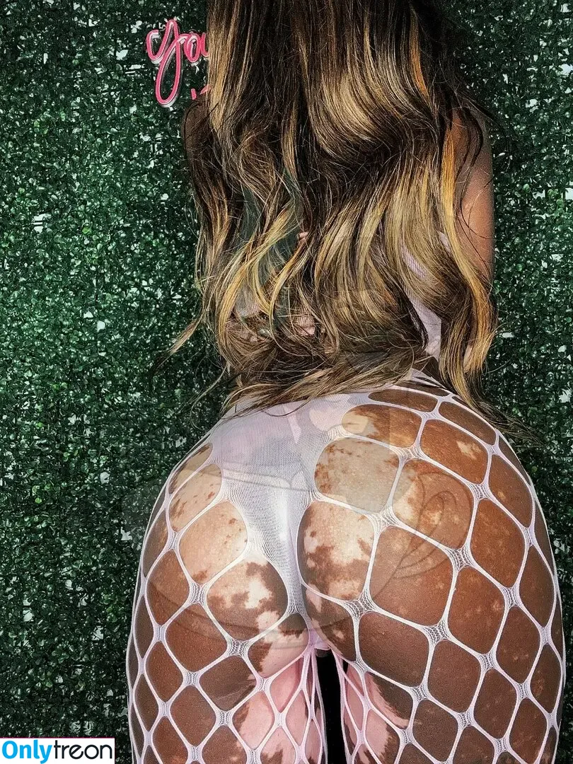 Curiousiteaaa nude photo #0076 (Traycee Teaa)