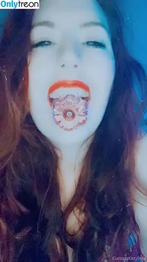 curiouskittypremium / spookythekitty2001 nude photo #0011