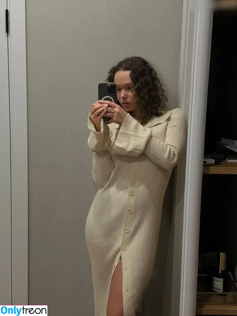 _curlydream_ голая photo #0002 (_curlydream_)