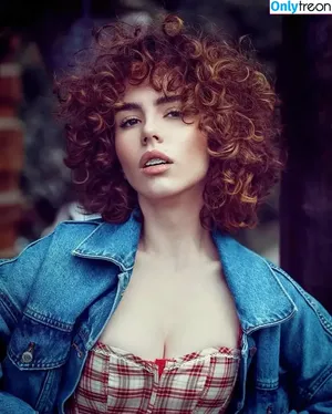 curlywiktoria / curlyvictoria / curlyyycue / wiktoria moldawiak nude photo #0579