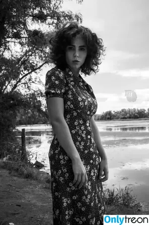 curlywiktoria / curlyvictoria / curlyyycue / wiktoria moldawiak nude photo #0668