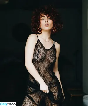curlywiktoria / curlyvictoria / curlyyycue / wiktoria moldawiak nude photo #0695