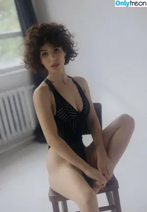 curlywiktoria / curlyvictoria / curlyyycue / wiktoria moldawiak nude photo #0724