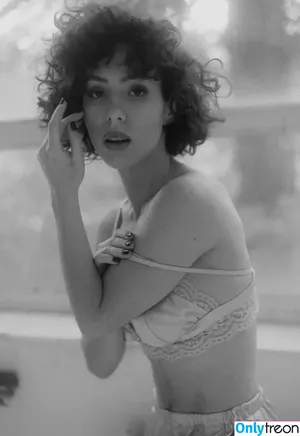 curlywiktoria / curlyvictoria / curlyyycue / wiktoria moldawiak nude photo #0768