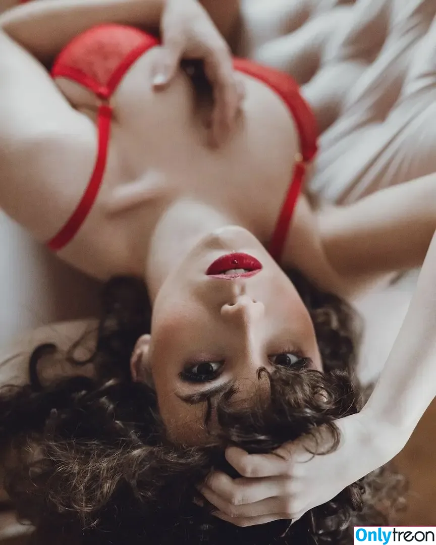 curlywiktoria nude photo #0499 (curlyvictoria / curlyyycue / wiktoria moldawiak)