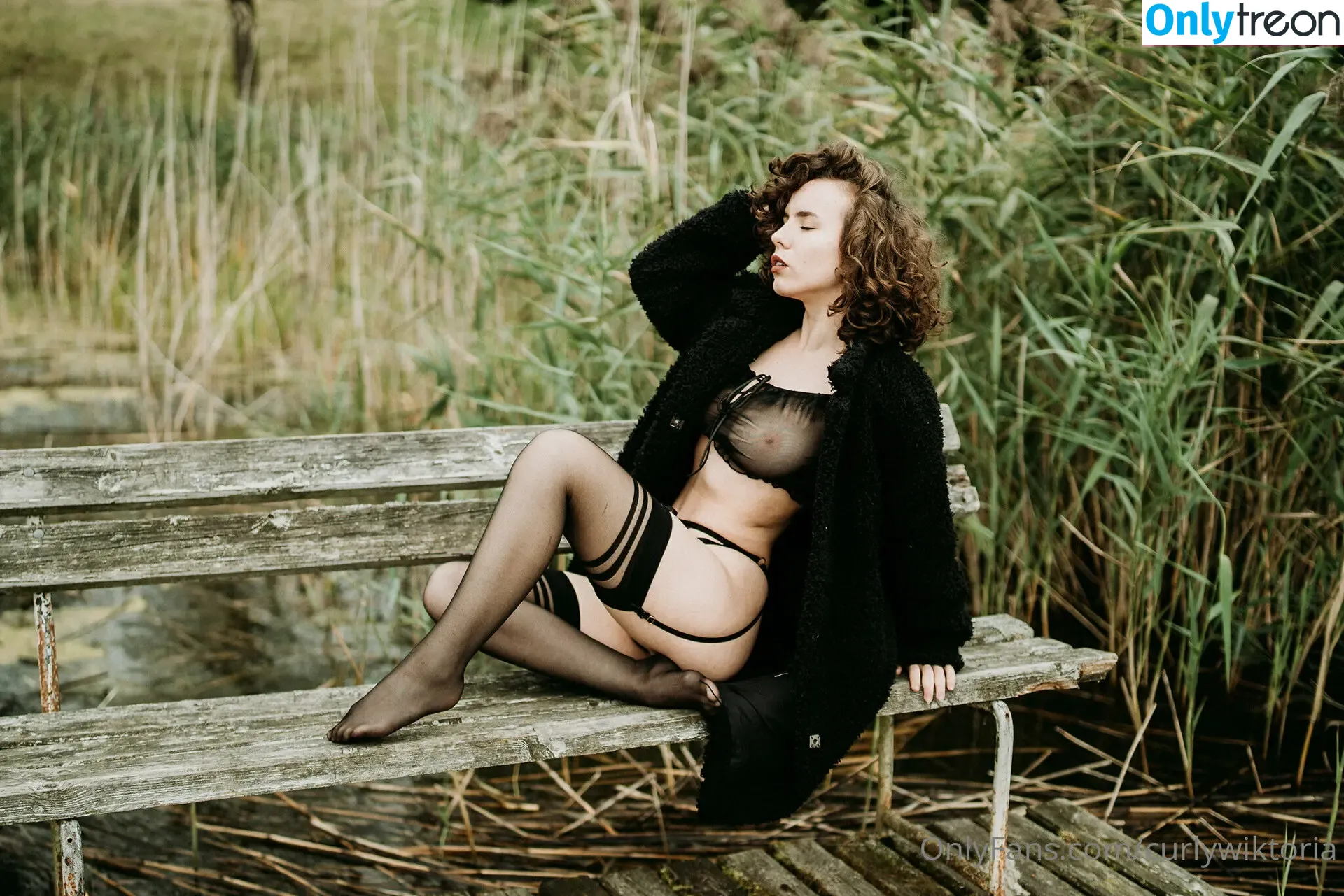curlywiktoria nude photo #0529 (curlyvictoria / curlyyycue / wiktoria moldawiak)