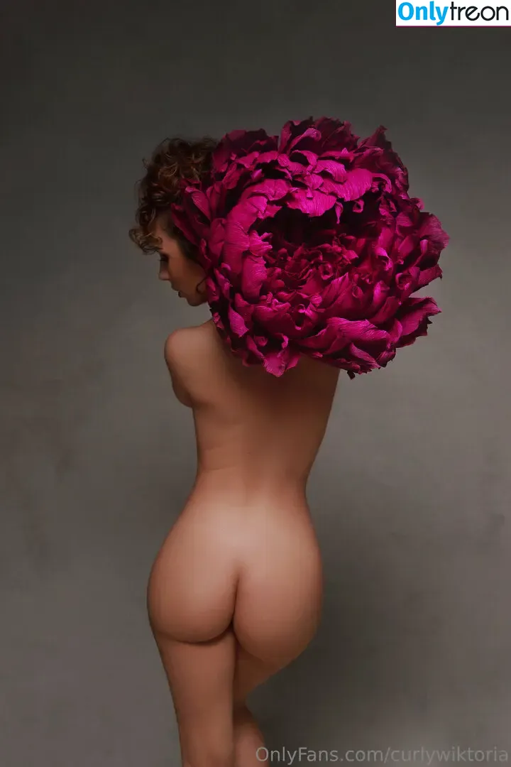 curlywiktoria nude photo #0538 (curlyvictoria / curlyyycue / wiktoria moldawiak)