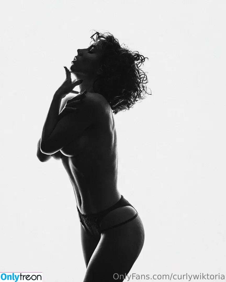 curlywiktoria голая photo #0568 (curlyvictoria / curlyyycue / wiktoria moldawiak)